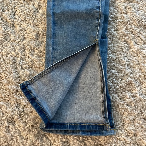 NWT Top Tier Hagar Slit Distressed Jeans Size 7/27 - Picture 8 of 8